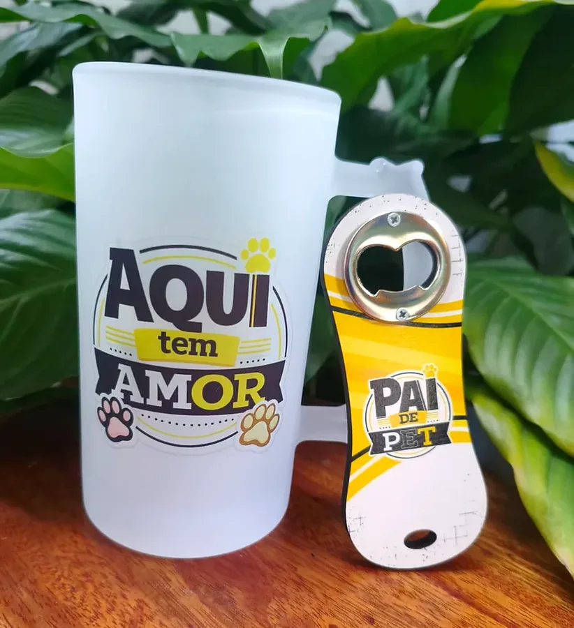 Caneca de vidro fosco com abridor