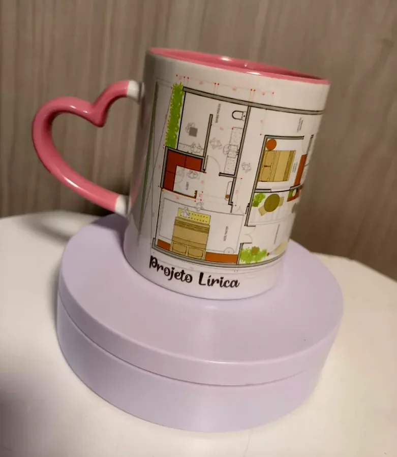 Caneca com alça de coração