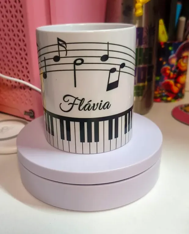 Caneca personalizada com nome