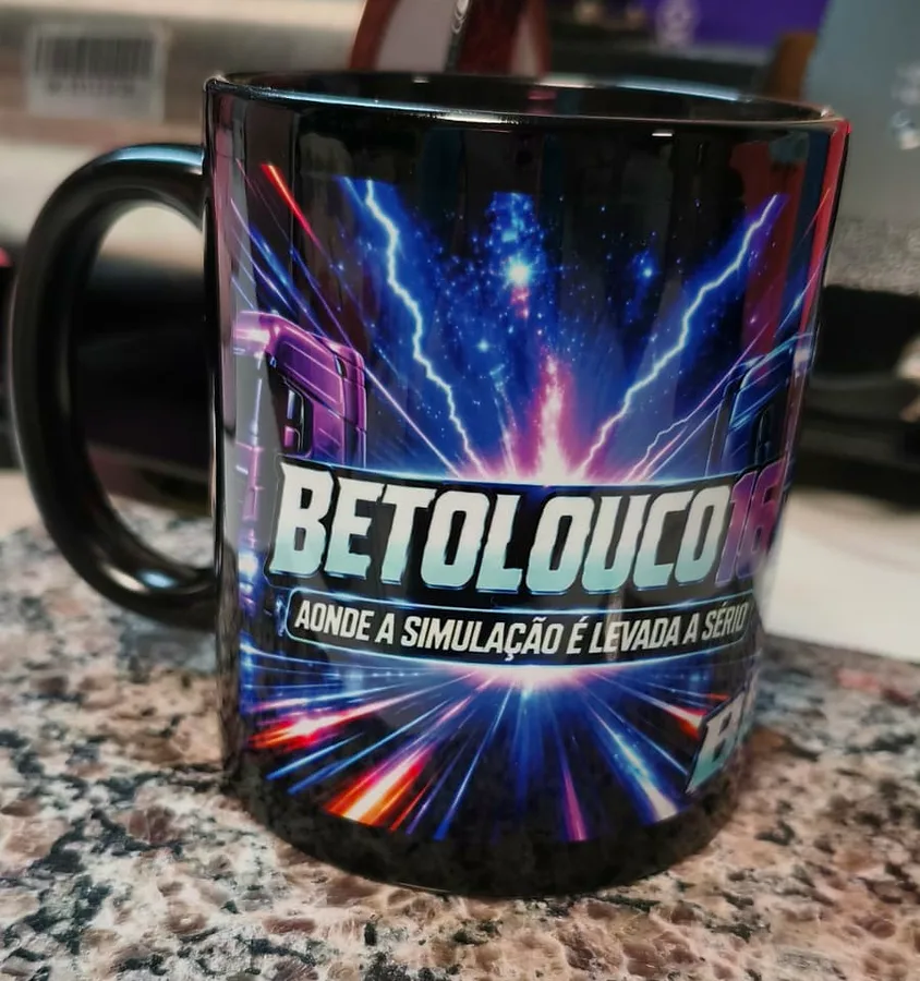 Caneca preta personalizada com estampa colorida