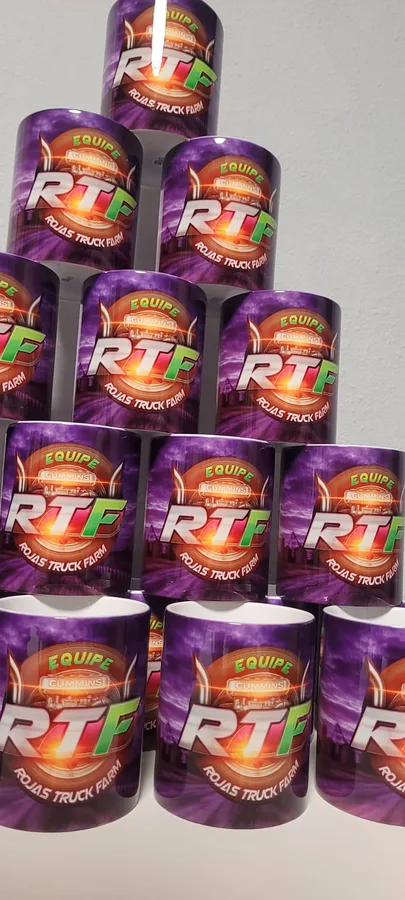 Canecas personalizadas com logotipo de equipe, empilhadas