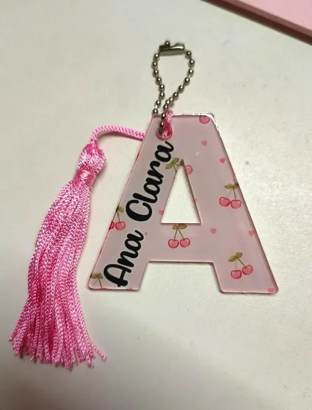 Chaveiro personalizado com letra e nome
