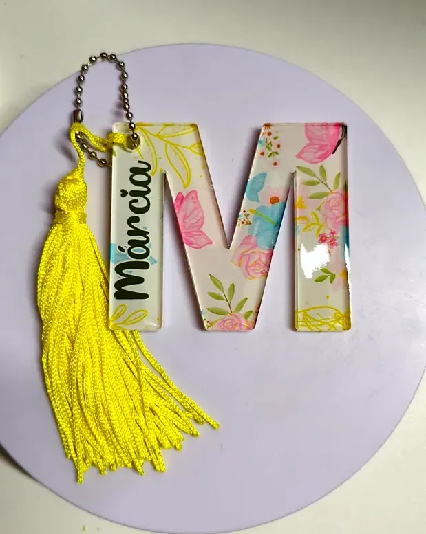 Chaveiro personalizado com letra e nome