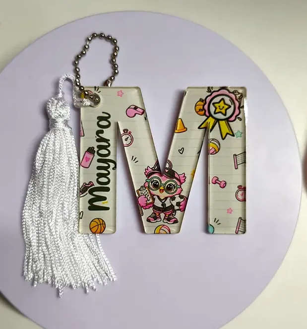 Chaveiro personalizado com letra e nome