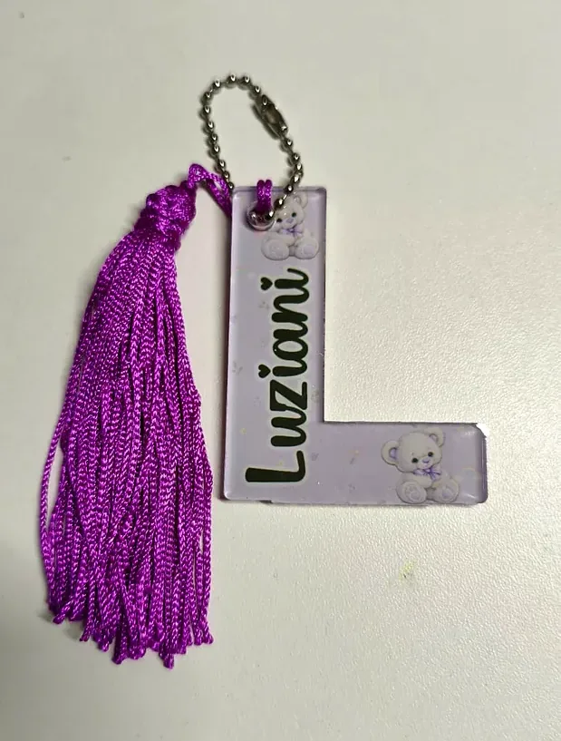 Chaveiro personalizado com letra e nome