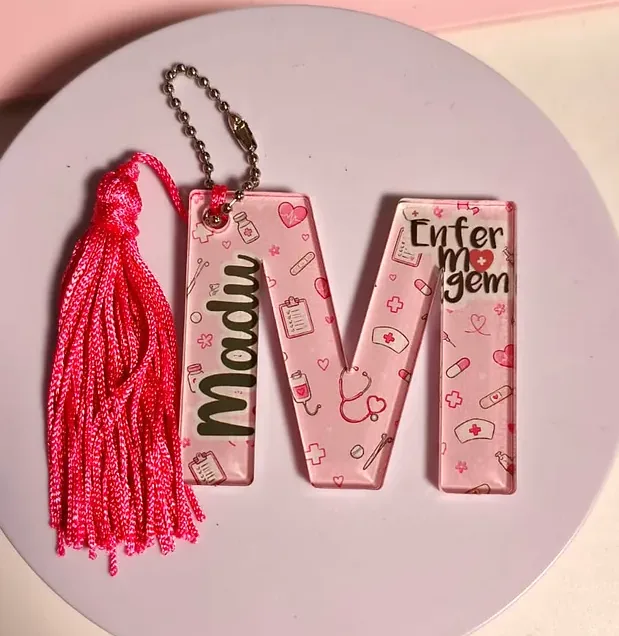 Chaveiro personalizado com letra e nome