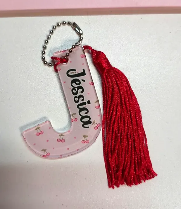 Chaveiro personalizado com letra e nome