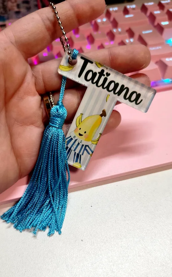 Chaveiro personalizado com letra e nome