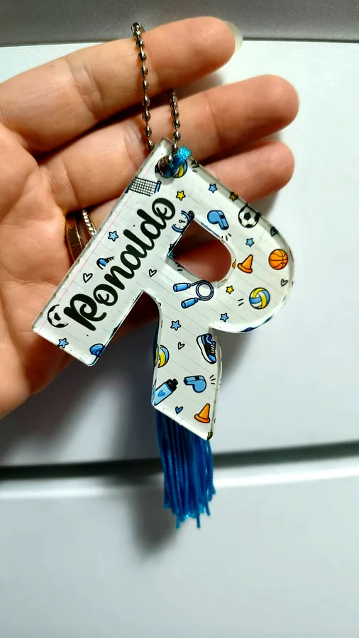 Chaveiro personalizado com letra e nome